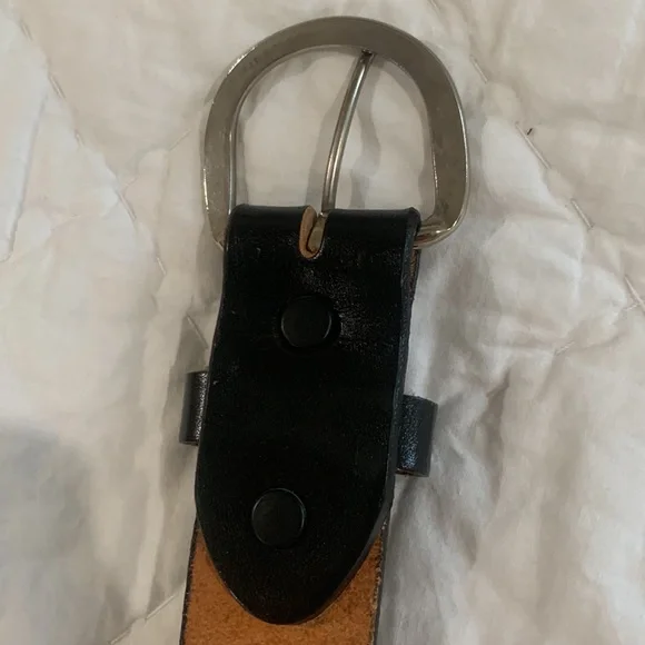 HAND TOOLED LEATHER BELT - Picture 5 of 13